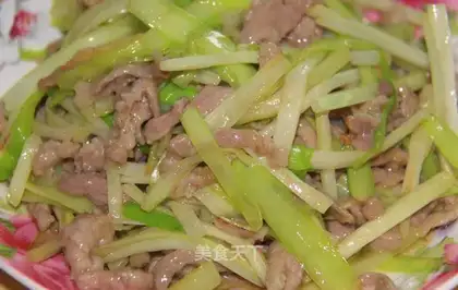 stir-fried shredded pork with leek