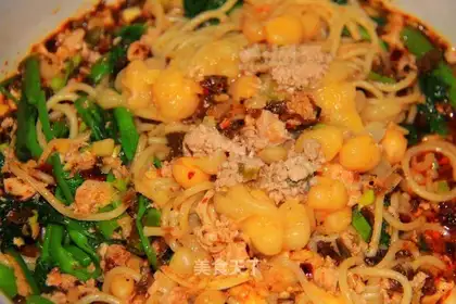 Noodles with bean paste
