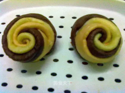 Steamed buns made with wine and jam