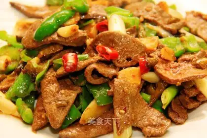 stir-fried pork liver with pickled pepper