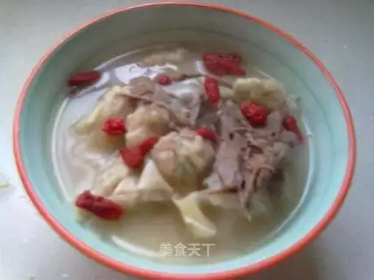 Pigeon soup wonton
