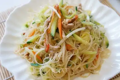 Table-top fried rice noodles