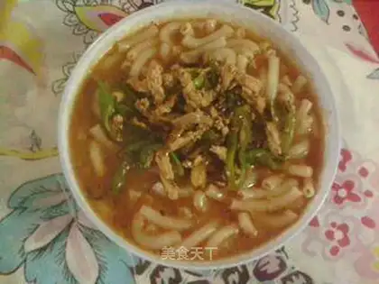 shredded pork macaroni