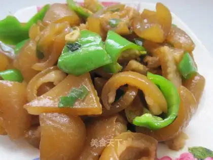 Pork skin with pepper