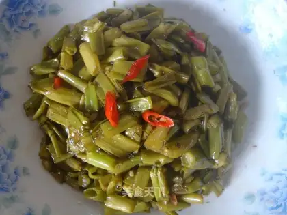 stir-fried cabbage stalks