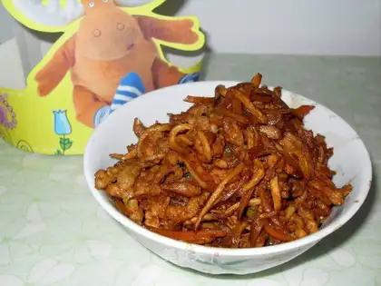 stir-fried shredded pork with rice straw