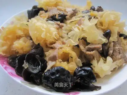 Fried ears with pork slices
