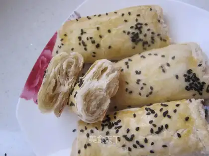 Oil and salt small sesame seed cakes
