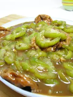 Stewed gluten with loofah