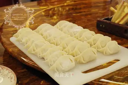 Leek and cabbage pork dumplings