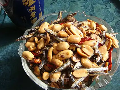 Spicy small fish dried peanuts