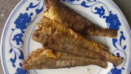 fried small yellow croaker