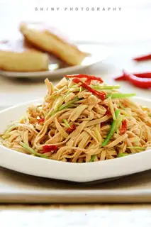 Bean curd skin with scallion oil