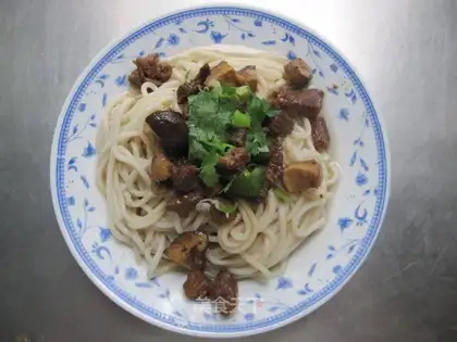 braised beef noodles