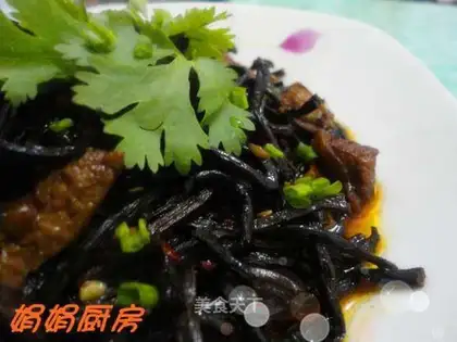 Stewed pork with dried bracken