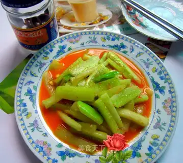 Cucumber with red oil
