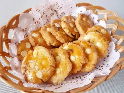 almond crisps