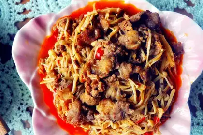 Home-cooked fat beef and mushroom