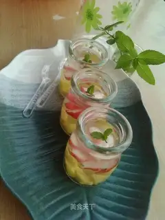 Flower crystal jelly in bottle