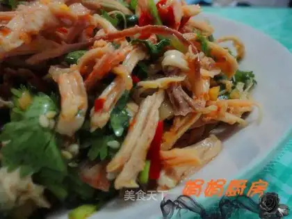 Spicy hand-shredded chicken