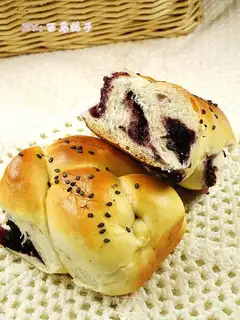 Mulberry jam braid bread