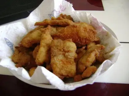 Crispy and tender fried chicken slices