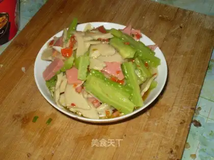 stir-fried gluten with bitter gourd
