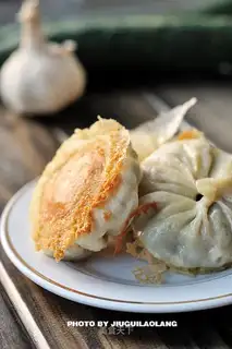 pan fried pork bun