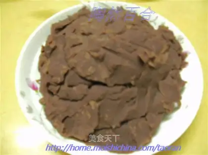 Wash red bean paste with water