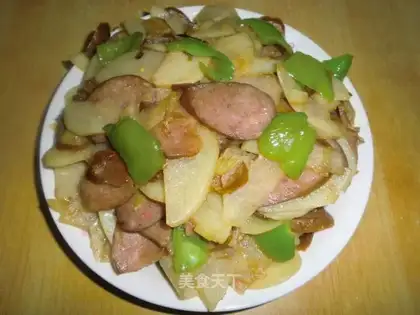 Red sausage potato chips