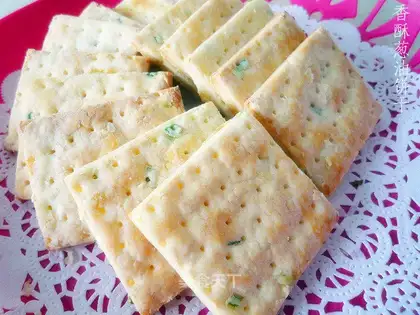 Crispy onion oil biscuits
