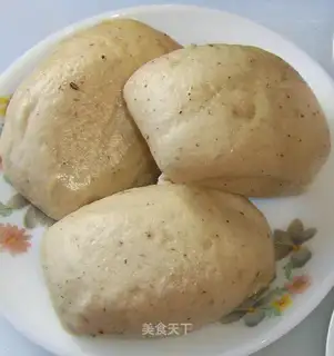 Black soybean milk steamed buns