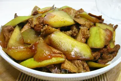 stir-fried pork belly with watermelon peel