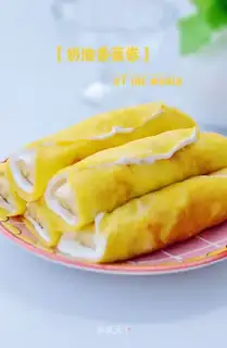 Cream banana roll