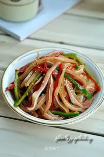 Red oil pig ears