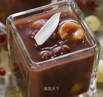 Bean paste and lotus seed soup