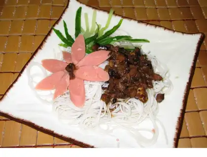 Mushroom fried sauce noodles