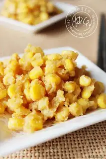 Baked corn with salty egg yolk