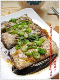 Braised eggplant with fish tail