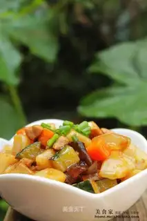 stir-fried dough with seasonal vegetables