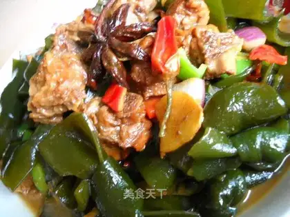 Stewed duck with seaweed