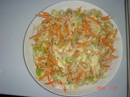 Scrambled eggs with dried whitebait