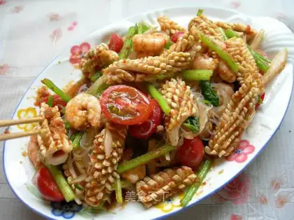 Seafood mixed with cold dishes