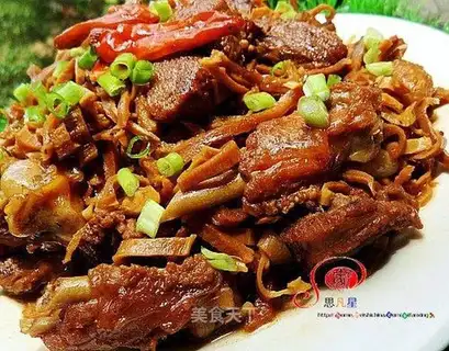 Roasted duck with dried bamboo shoots