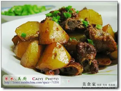 Roasted pork ribs with potatoes