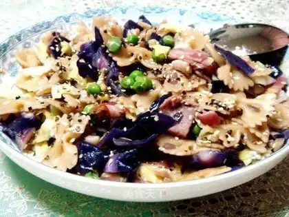 stir-fried bacon and vegetable pasta