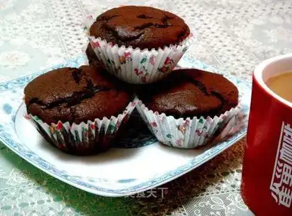 Cream dark chocolate whole wheat muffin
