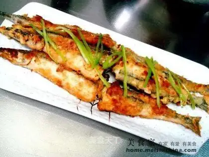 Dry fried needle fish