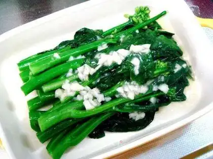 stir-fried kale with garlic