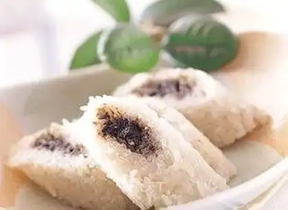 Sesame glutinous rice cake